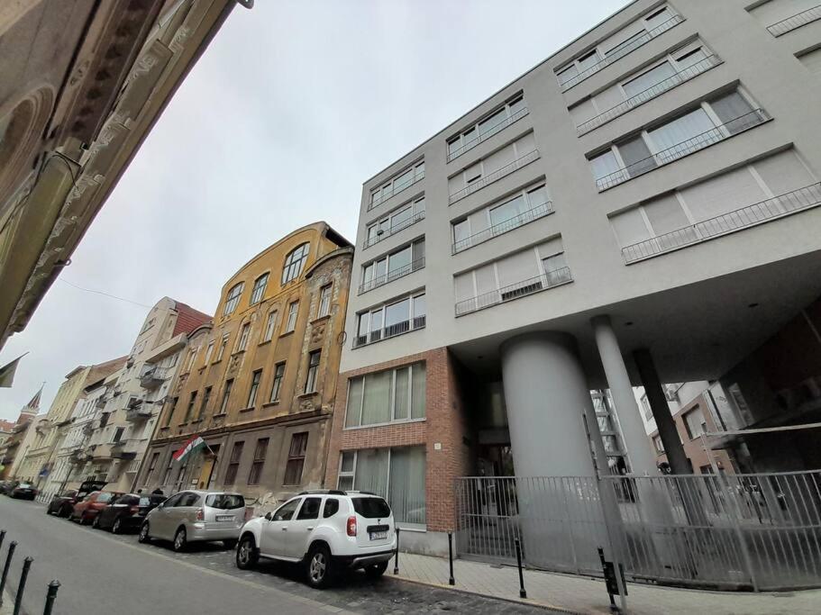 Lovely Apartment In City Centre For 4 Guests Budapest Kültér fotó